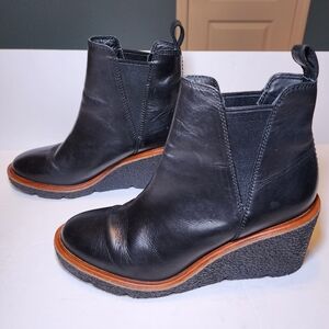 Clarks Clarkford Top Wedge Leather Chelsea Boots Size 8.5